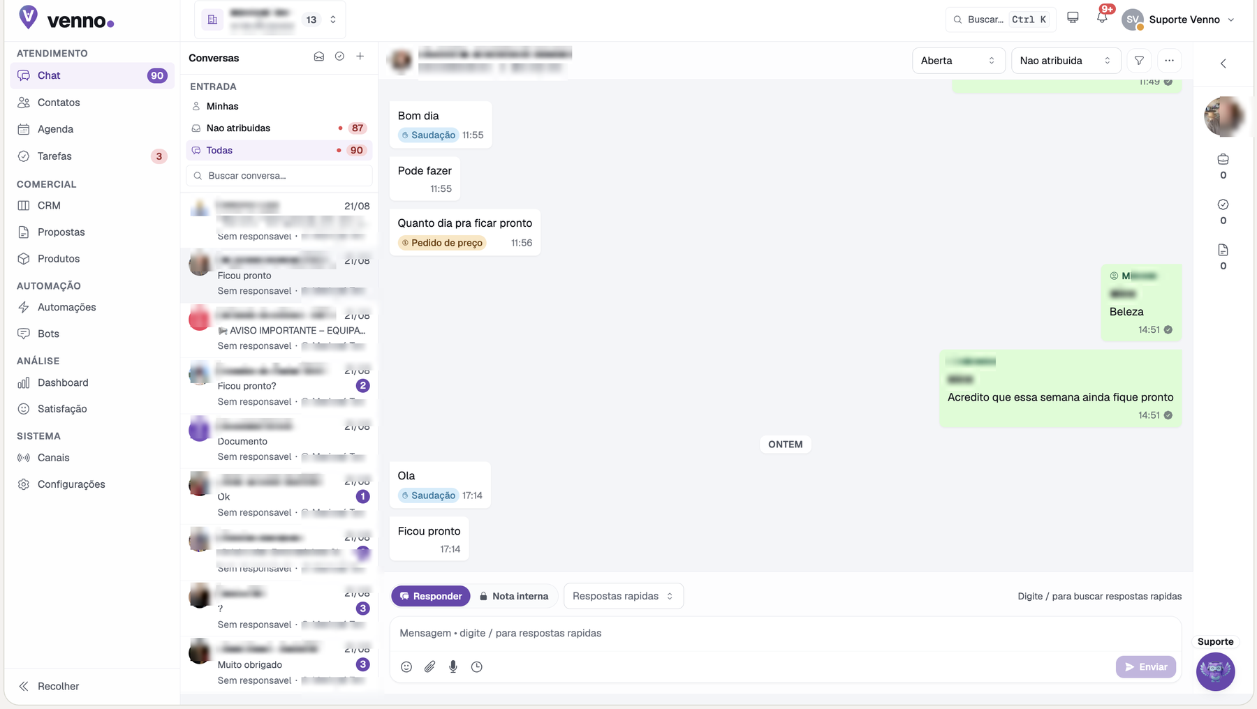 Tela de atendimento do Venno com a fila de conversas, a conversa aberta e o painel do contato